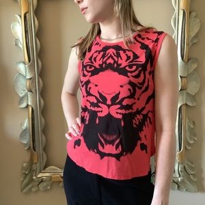 Sleeveless tiger shirt